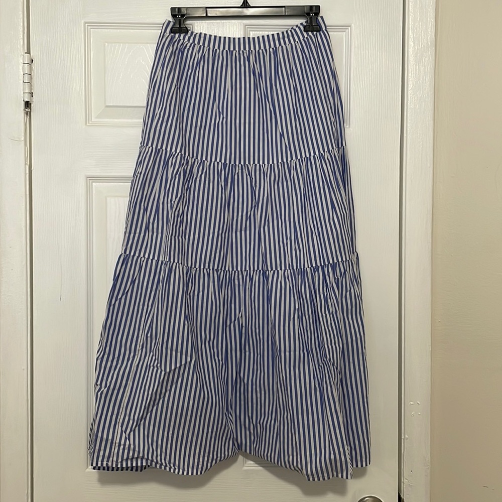 Banana republic tiered poplin maxi skirt